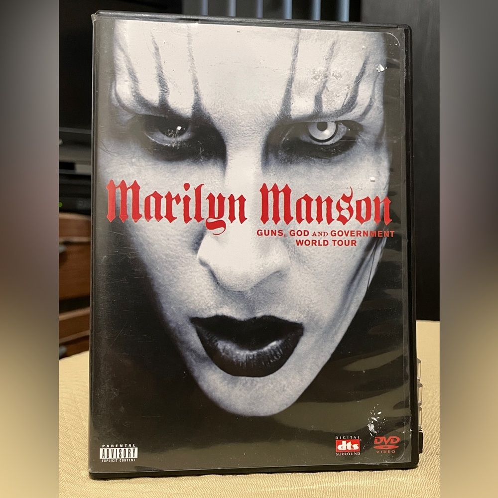 MARILYN MANSON
GUNS, GOD AND GOVERNMENT WORLD TOUR DVD MINT